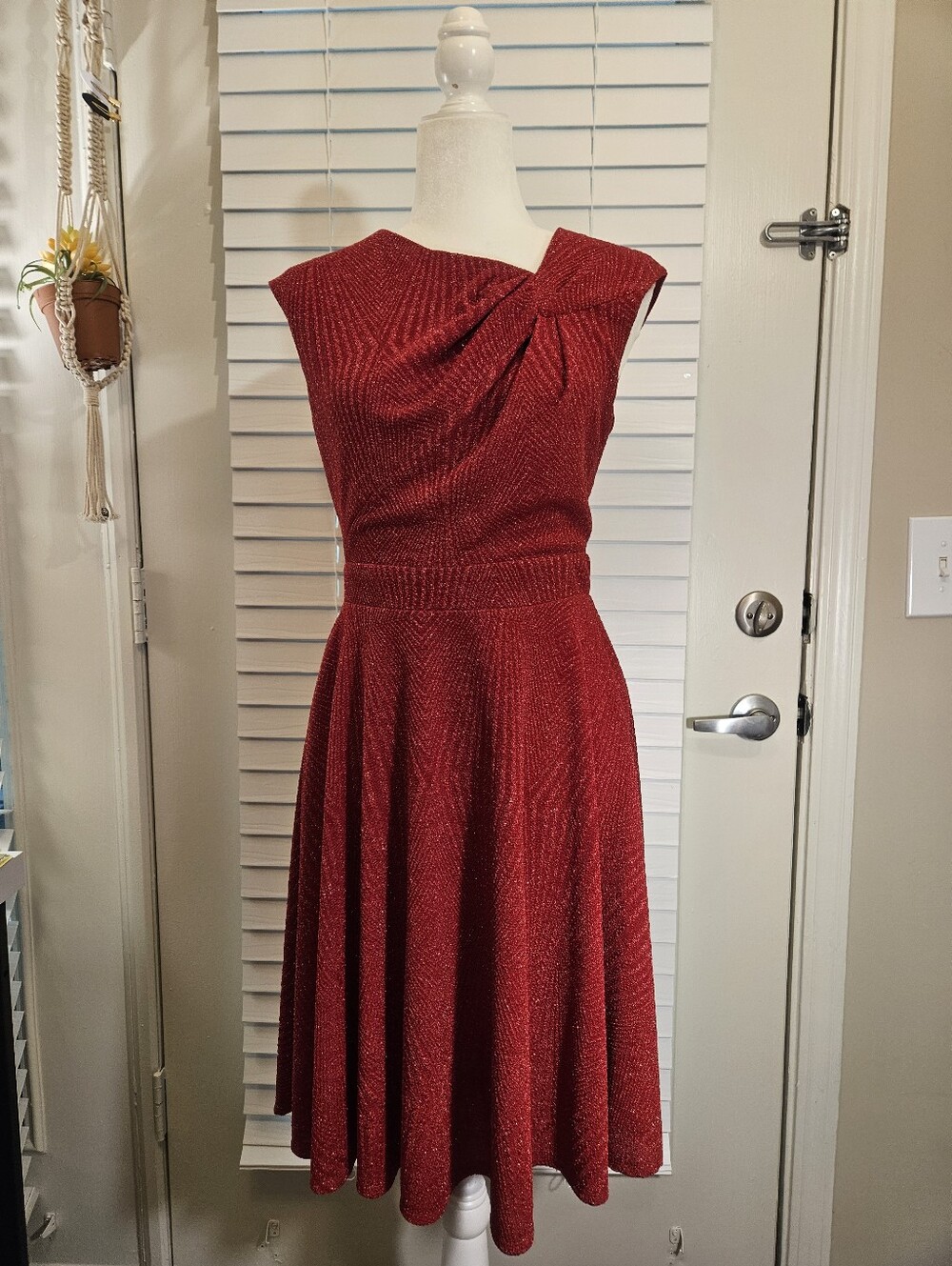 Glamour by Gabriella Skye Red Metallic Shimmer Flare Cocktail Dress Size 6